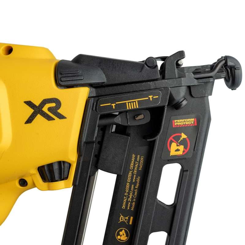 Cloueur de finition 16Ga 18V DEWALT DCN660N-XJ Brushless