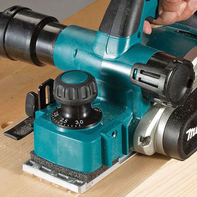 Rabot MAKITA DKP181ZJ 18V Li-Ion 82mm (Machine Nue avec Coffret MakPac)