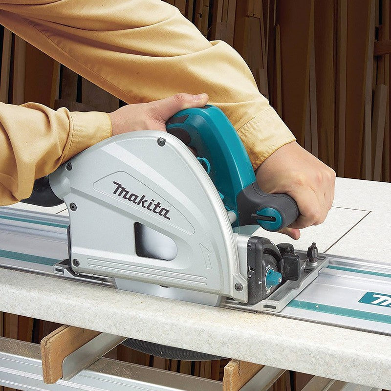 Scie Circulaire Plongeante MAKITA SP6000J1 (avec rail)