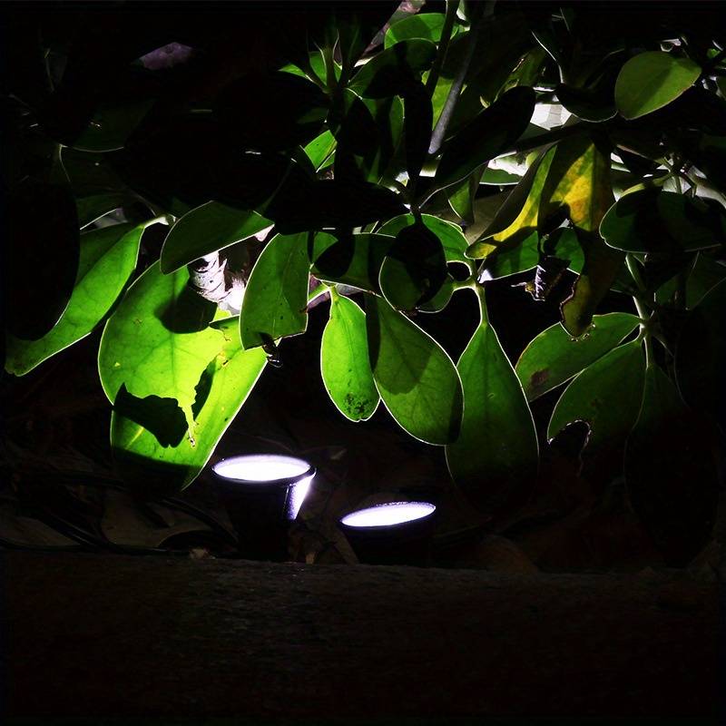 Lampes de Pelouse Solaires Ultra-Lumineuses (Lot de 8  + 2 Offertes)
