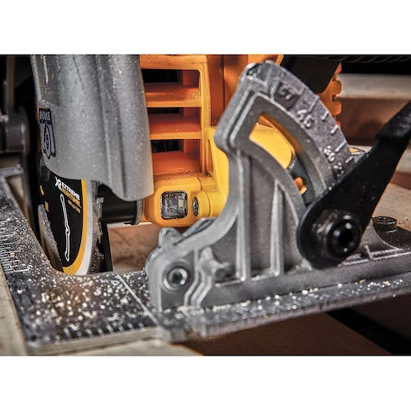 Scie circulaire Ø190mm 54V DEWALT DCS573T1-QW  FLEXVOLT Brushless avec coffret et une batterie 6,0 Ah