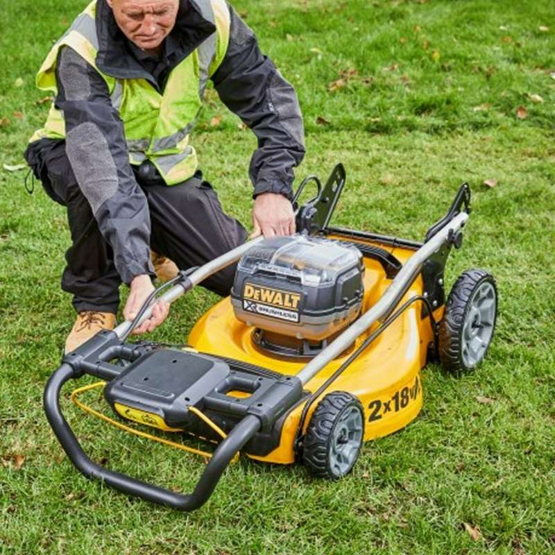 Tondeuse 48cm 18V DEWALT DCMW564N-XJ